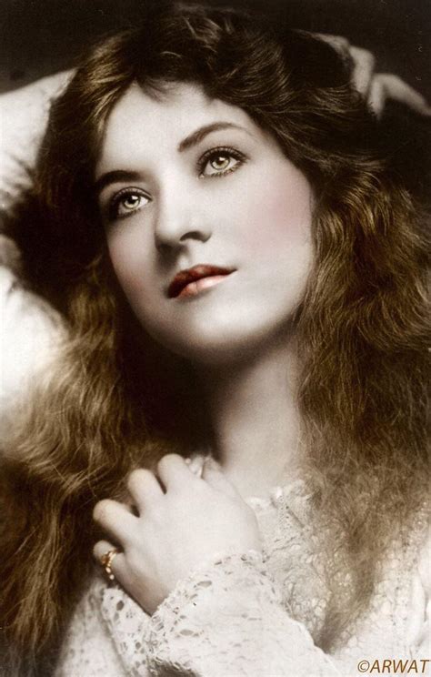 1900 actresses|actresses born before 1900.